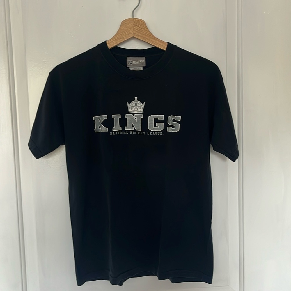 Vintage Y2K LA Kings Hockey Team Black Tshirt size YL or Women's Small